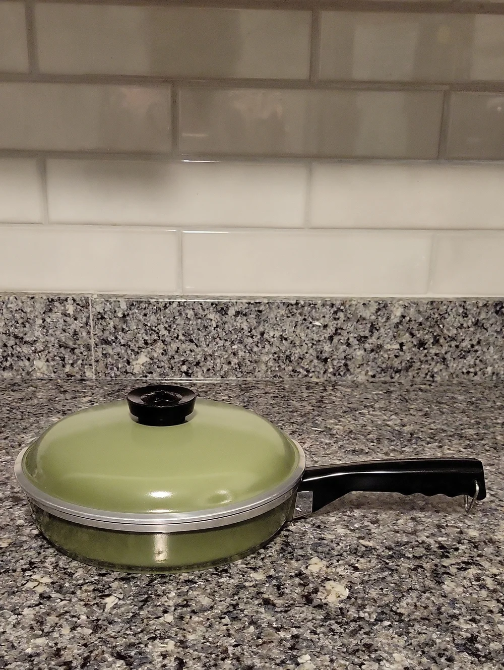 Vintage Club Avocado Green Cast Aluminum Cookware Set – 4 Pieces
